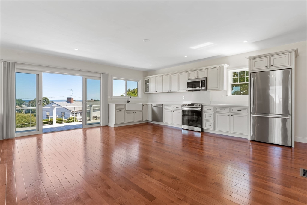 Sandwich, Massachusetts, 02563, United States, 4 Bedrooms Bedrooms, ,4 BathroomsBathrooms,Residential,For Sale,1981432