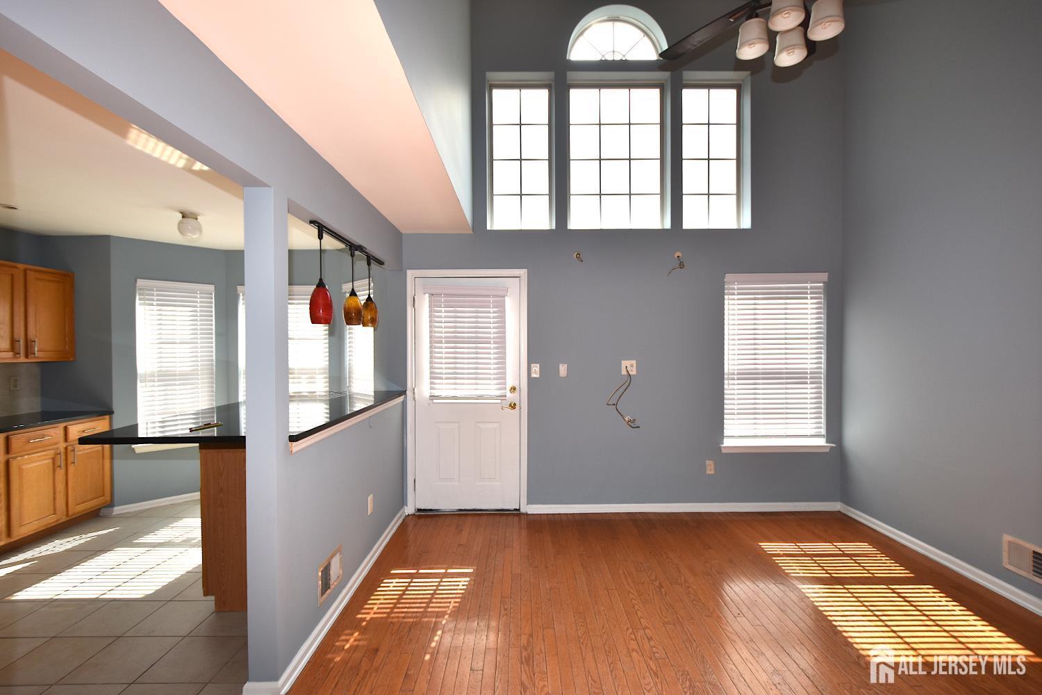 North Brunswick, New Jersey, 08902, United States, 3 Bedrooms Bedrooms, ,3 BathroomsBathrooms,Residential,For Sale,1992590