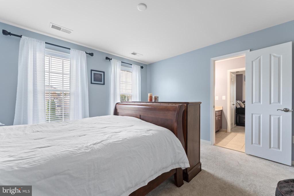 Stafford, Virginia, 22554, United States, 5 Bedrooms Bedrooms, ,4 BathroomsBathrooms,Residential,For Sale,1934341