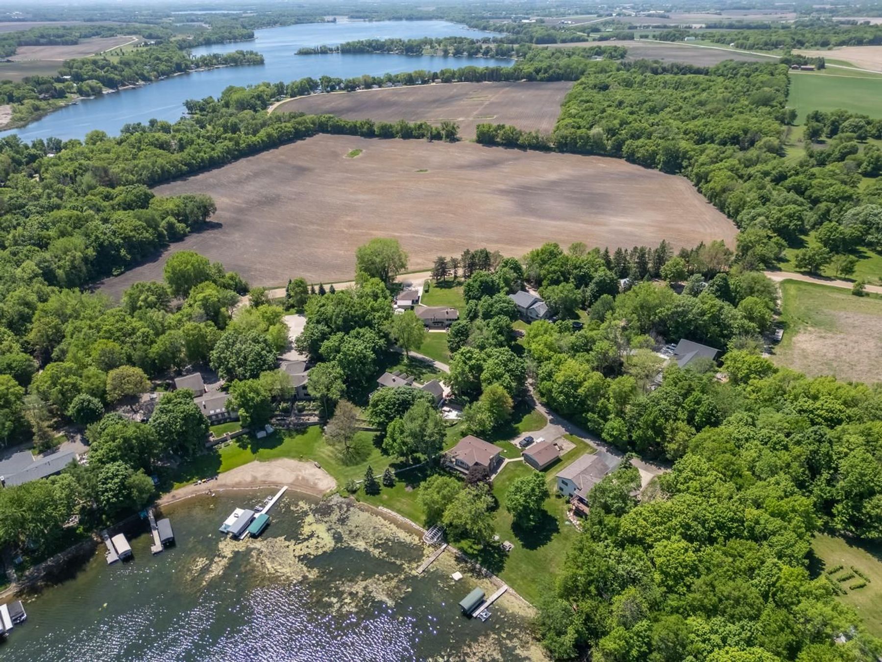  Beautifully Maintained Living with Maple Lake Views - 物件實景
