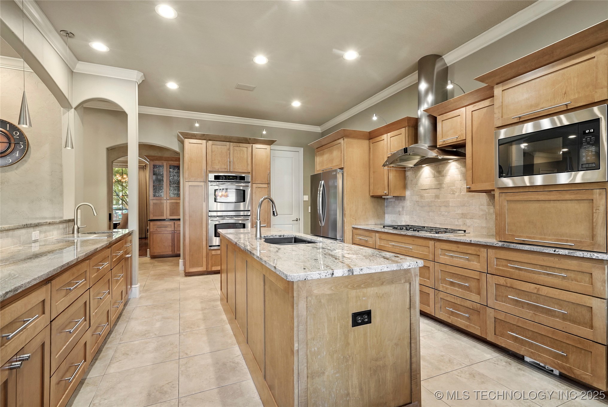 Tulsa, Oklahoma, 74137, United States, 5 Bedrooms Bedrooms, ,5 BathroomsBathrooms,Residential,For Sale,1990316