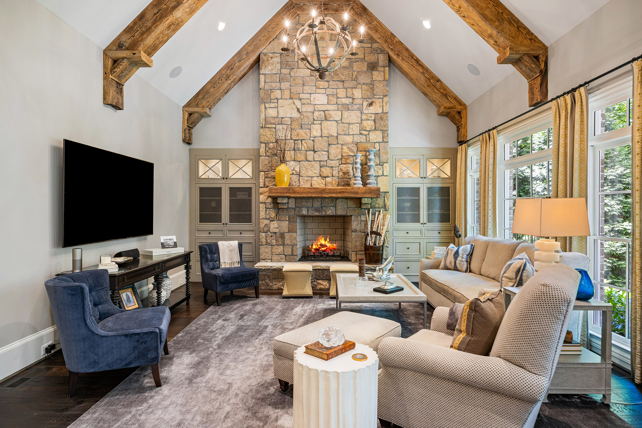  Buckhead Estate Pairs Architectural Presence with Richly Layered Interiors - 物件實景