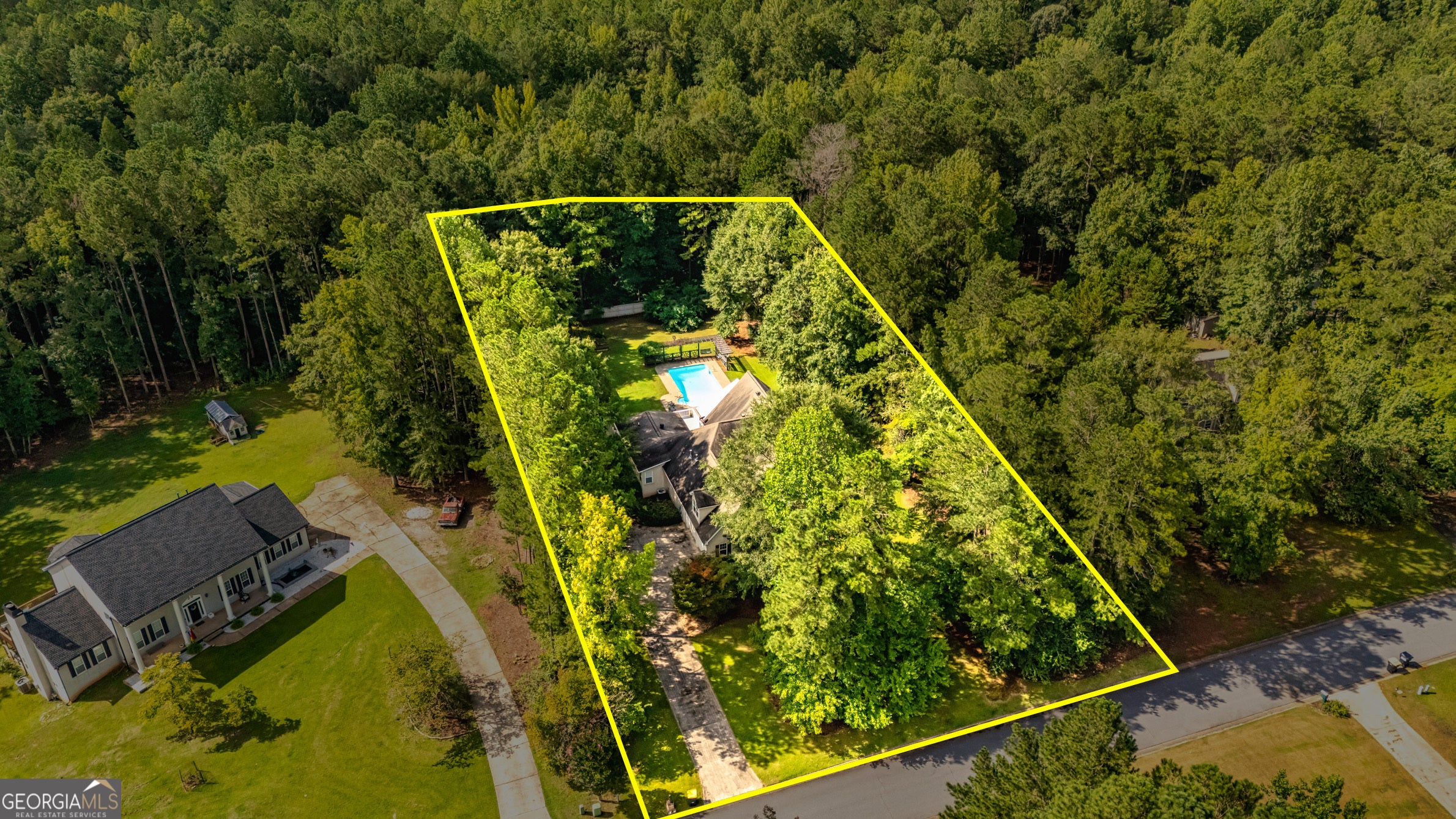 Newnan, Georgia, 30263, United States, 5 Bedrooms Bedrooms, ,6 BathroomsBathrooms,Residential,For Sale,1915422