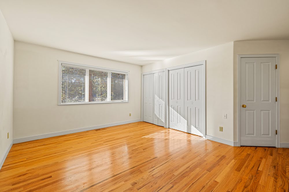 KLAMATH FALLS, Oregon, 97601, United States, 3 Bedrooms Bedrooms, ,4 BathroomsBathrooms,Residential,For Sale,1981715