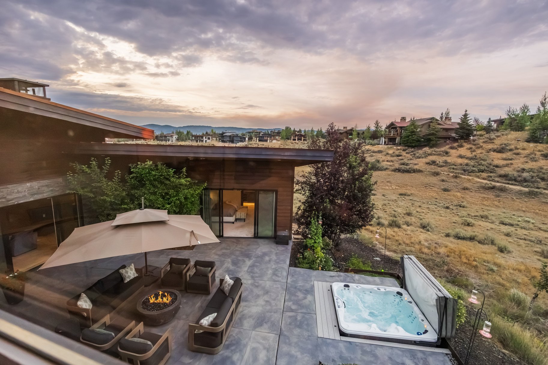  Contemporary Promontory Home with Exceptional Indoor-Outdoor Living - 物件實景