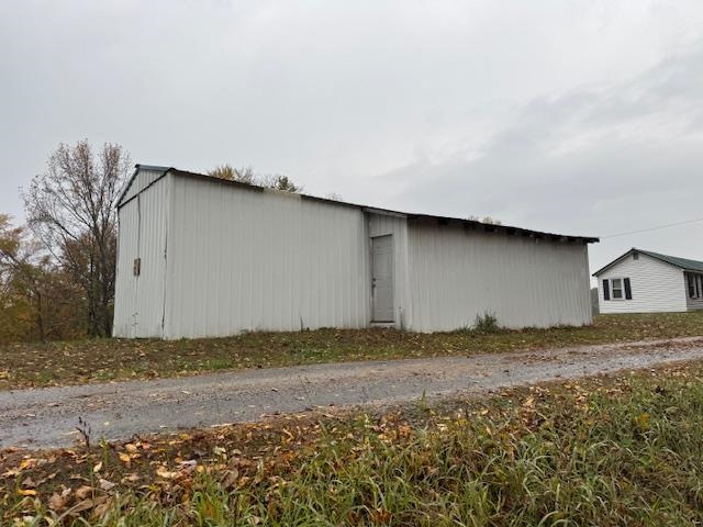 Glasgow, Kentucky, 42141, United States, 2 Bedrooms Bedrooms, ,1 BathroomBathrooms,Residential,For Sale,1989020