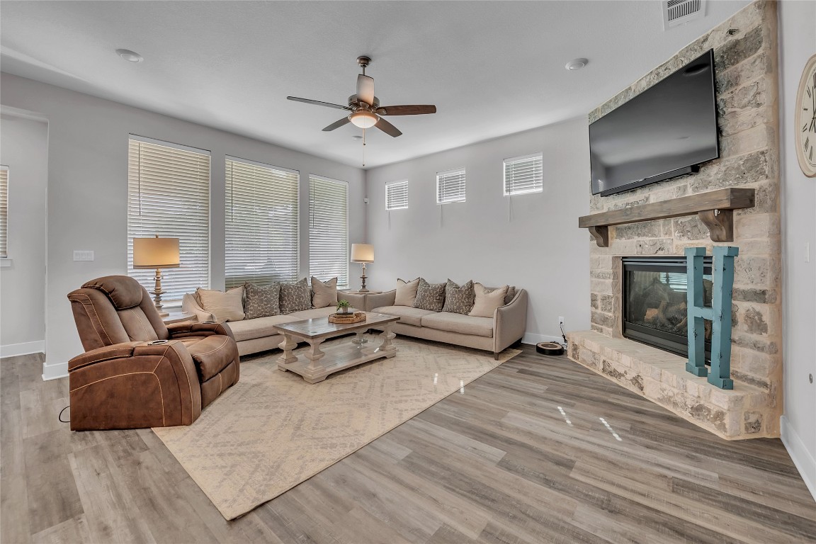 Georgetown, Texas, 78628, United States, 5 Bedrooms Bedrooms, ,5 BathroomsBathrooms,Residential,For Sale,1969205