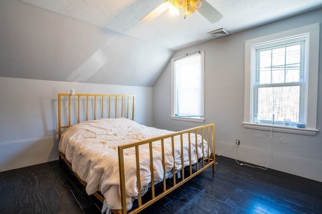 Milton, Massachusetts, 02186, United States, 3 Bedrooms Bedrooms, ,2 BathroomsBathrooms,Residential,For Sale,1921891