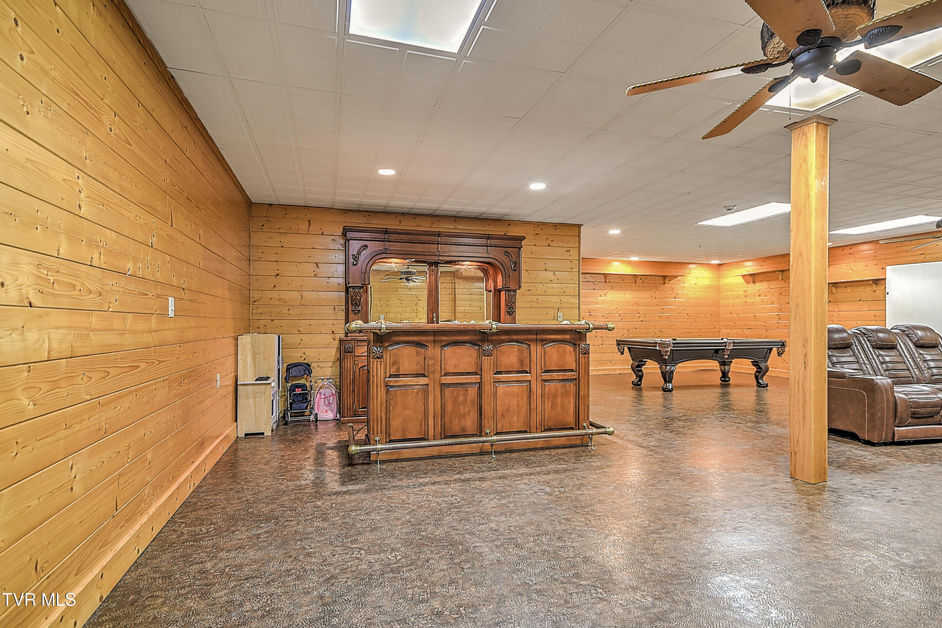 Jonesborough, Tennessee, 37659, United States, 6 Bedrooms Bedrooms, ,6 BathroomsBathrooms,Residential,For Sale,2011777