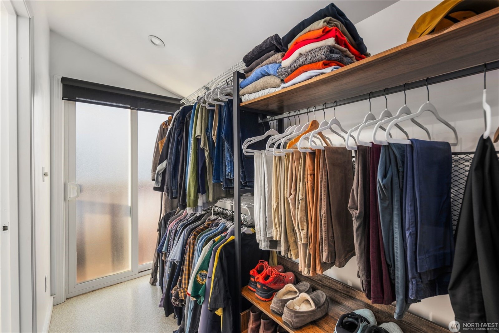 Long Beach, Washington, 98631, United States, 8 Bedrooms Bedrooms, ,6 BathroomsBathrooms,Residential,For Sale,1976396