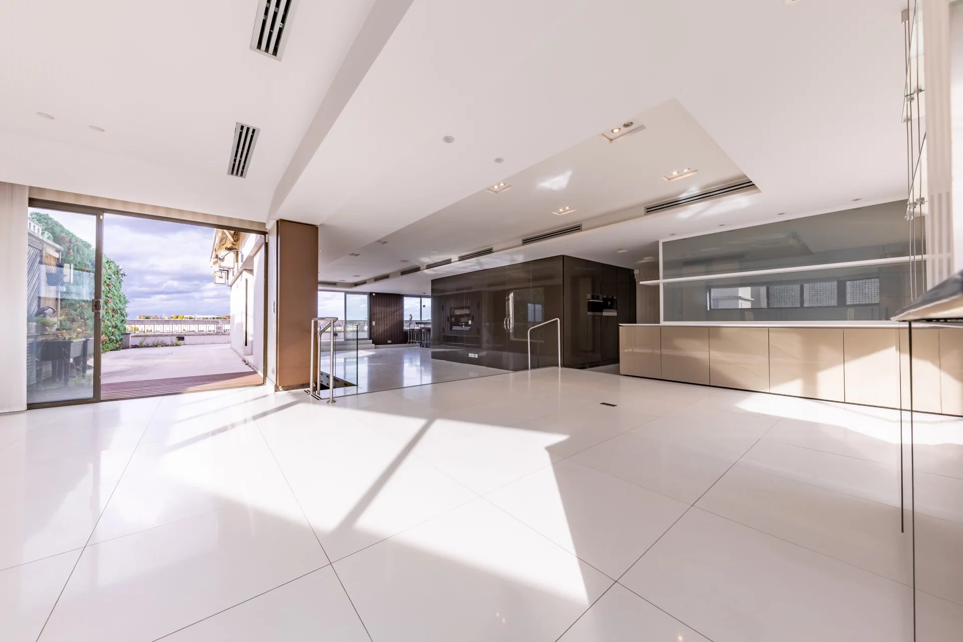 Paris 16th, Île-de-France, 75016, FR, ,Residential,For Sale,1994930