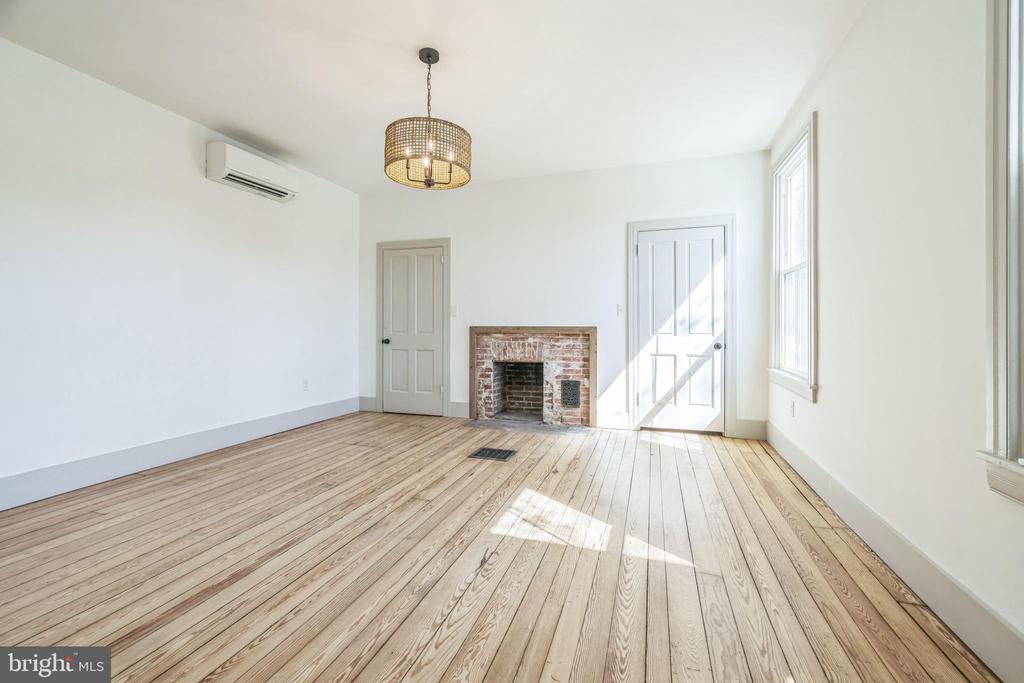 Trappe, Maryland, 21673, United States, 6 Bedrooms Bedrooms, ,4 BathroomsBathrooms,Residential,For Sale,1960951