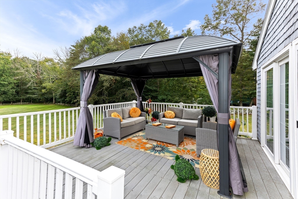 Bridgewater, Massachusetts, 02324, United States, 3 Bedrooms Bedrooms, ,2 BathroomsBathrooms,Residential,For Sale,1943085