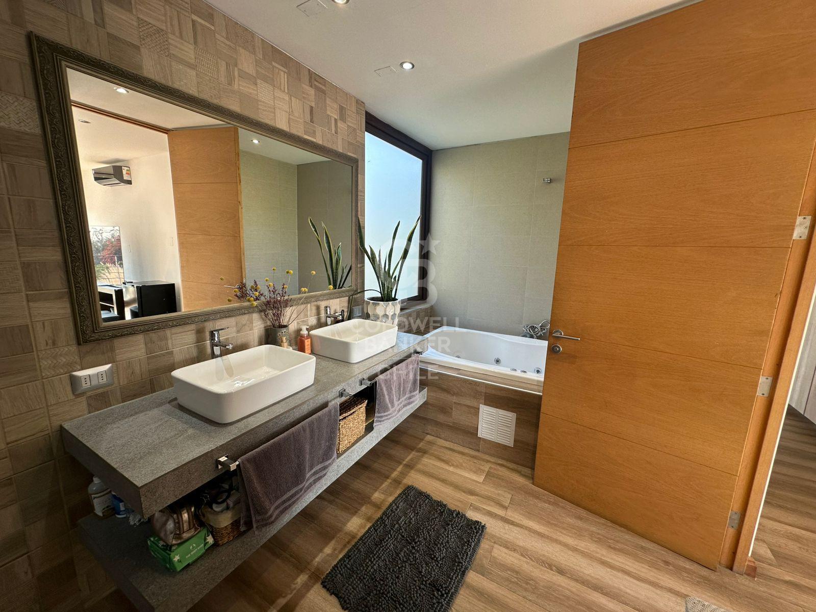 Colina, Chile, 3 Bedrooms Bedrooms, ,3 BathroomsBathrooms,Residential,For Sale,1902033