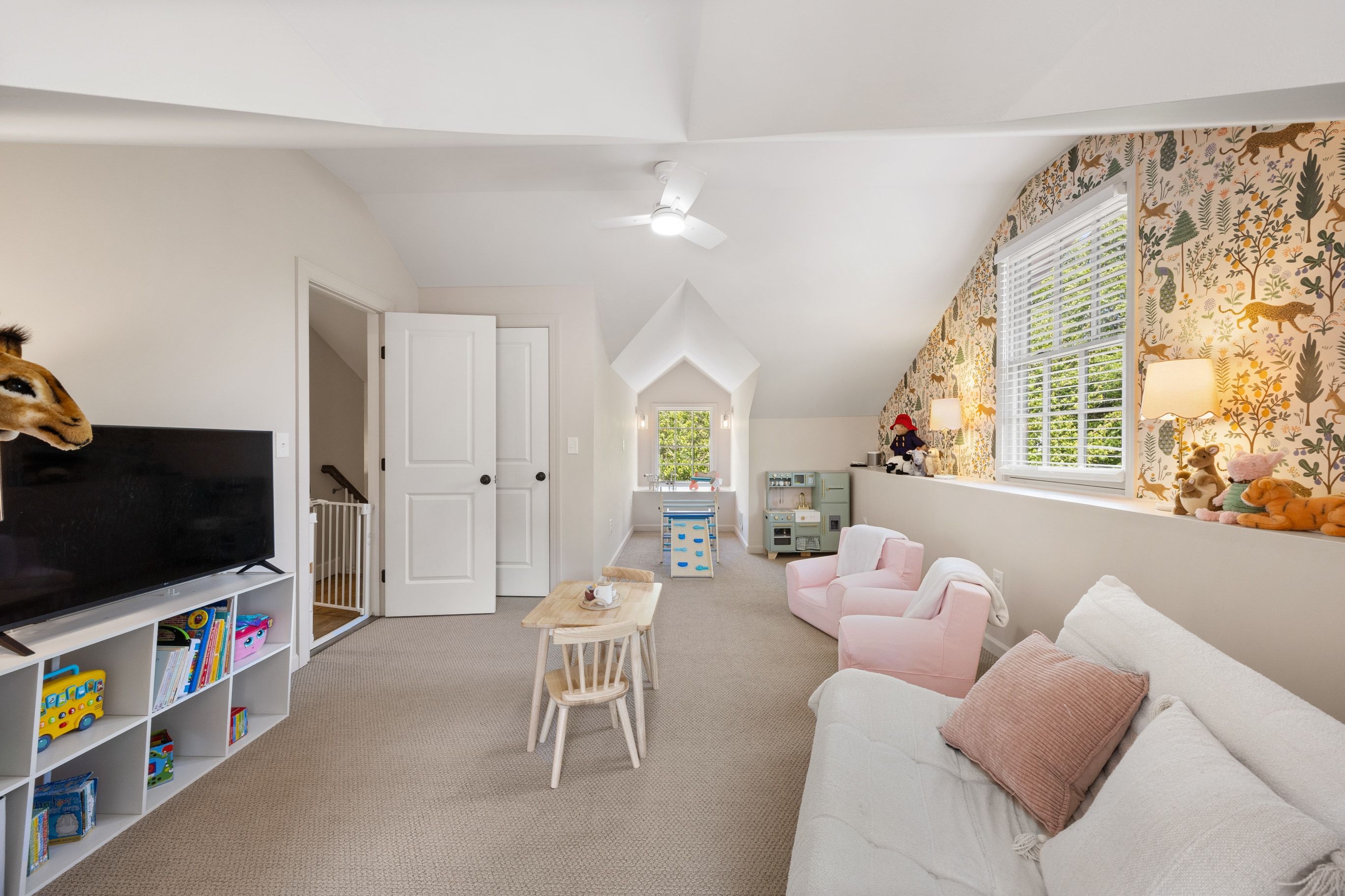  Nearly New Expertly Designed Kirkwood Home - 物件實景