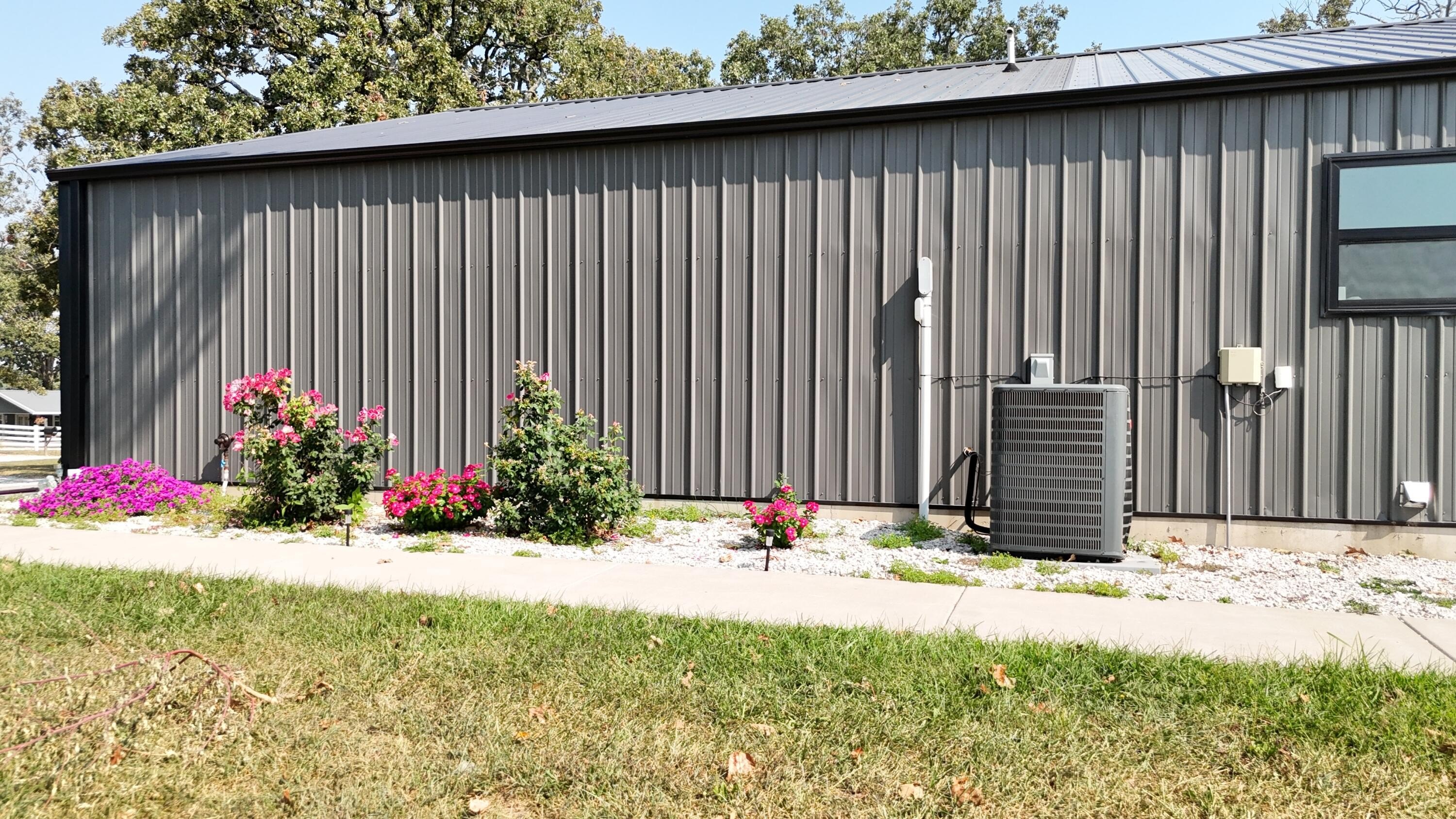 Bolivar, Missouri, 65613, United States, 2 Bedrooms Bedrooms, ,3 BathroomsBathrooms,Residential,For Sale,1975211