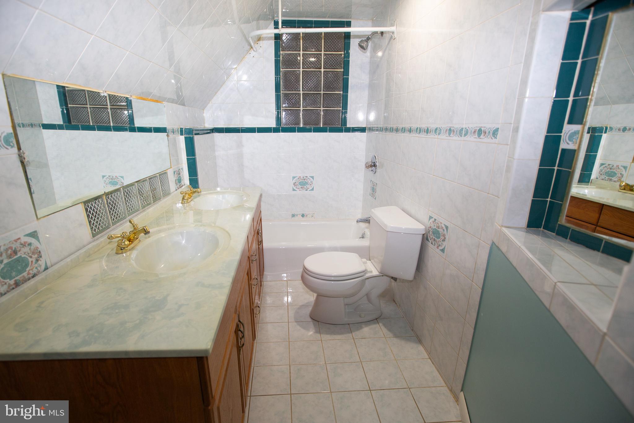 GLENSIDE, Pennsylvania, 19038, United States, 3 Bedrooms Bedrooms, ,3 BathroomsBathrooms,Residential,For Sale,2006101