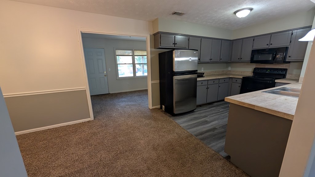 Columbus, Georgia, 31909, United States, 10 Bedrooms Bedrooms, ,Residential,For Sale,1984257