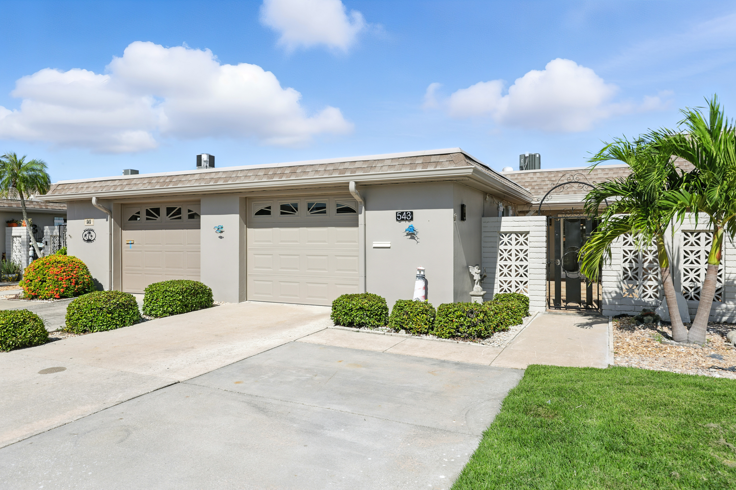 St. Petersburg, Florida, 33708, United States, 2 Bedrooms Bedrooms, ,2 BathroomsBathrooms,Residential,For Sale,1976301