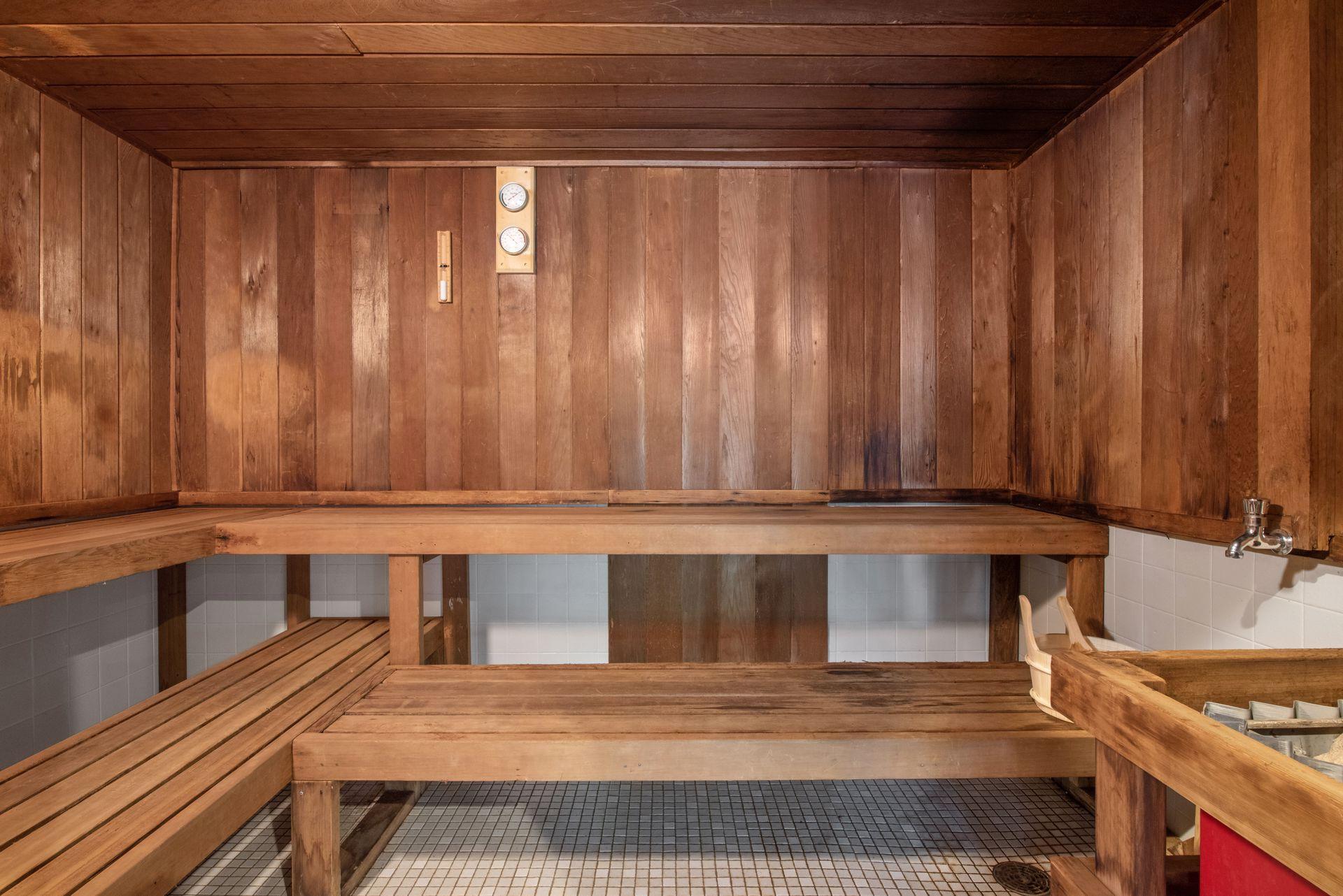 Minneapolis, Minnesota, 55403, United States, 2 Bedrooms Bedrooms, ,1 BathroomBathrooms,Residential,For Sale,1829145