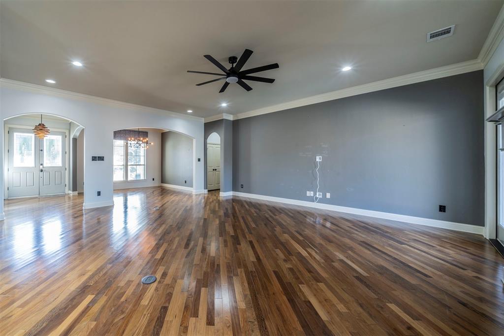 Arlington, Texas, 76017, United States, 4 Bedrooms Bedrooms, ,5 BathroomsBathrooms,Residential,For Sale,1982426