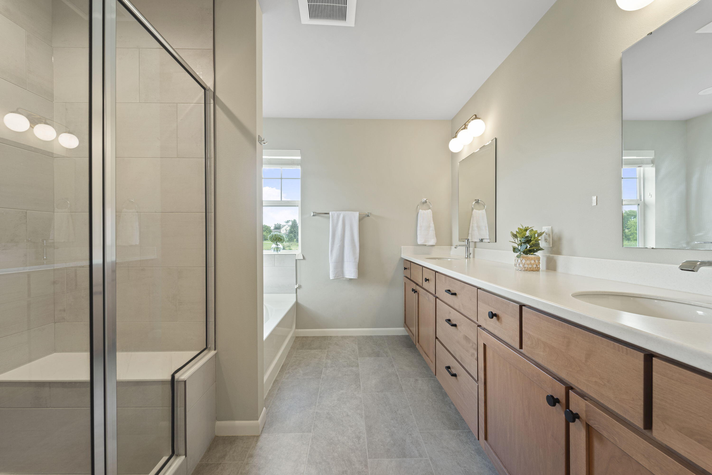 Mequon, Wisconsin, 53097, United States, 5 Bedrooms Bedrooms, ,4 BathroomsBathrooms,Residential,For Sale,1932349