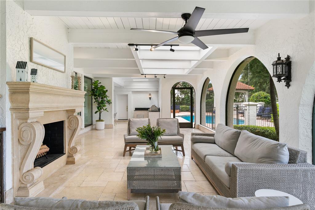 Tampa, Florida, 33613, United States, 7 Bedrooms Bedrooms, ,8 BathroomsBathrooms,Residential,For Sale,1979226