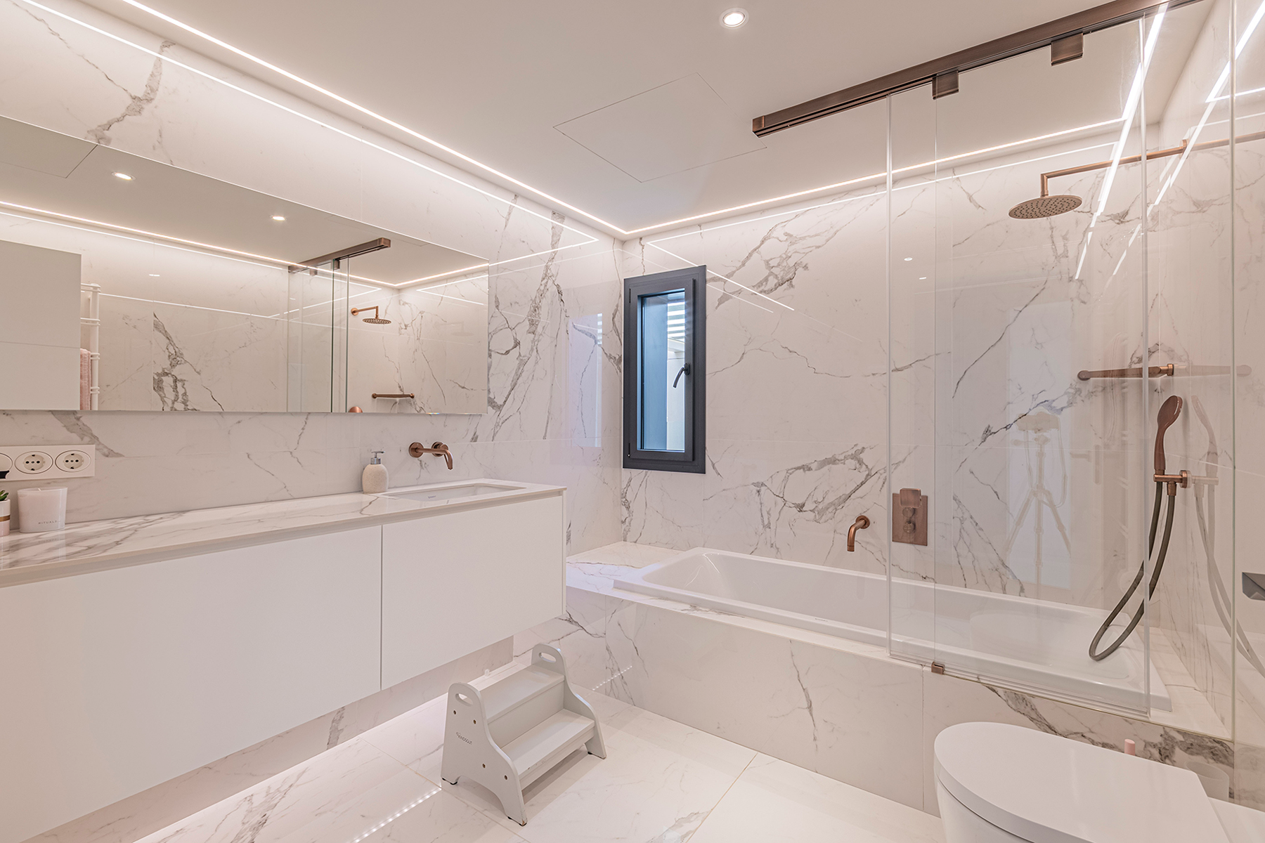  Luxury contemporary villa with pool, garden, and top energy efficiency - 物件實景