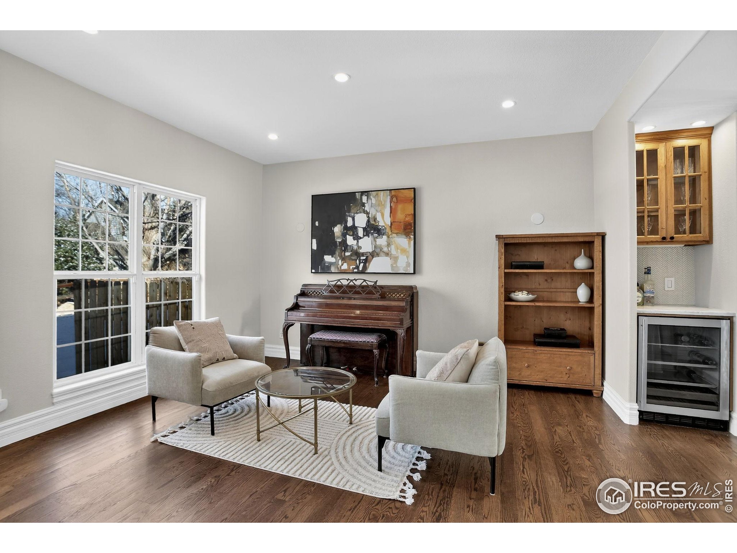 Longmont, Colorado, 80504, United States, 6 Bedrooms Bedrooms, ,2 BathroomsBathrooms,Residential,For Sale,1838026