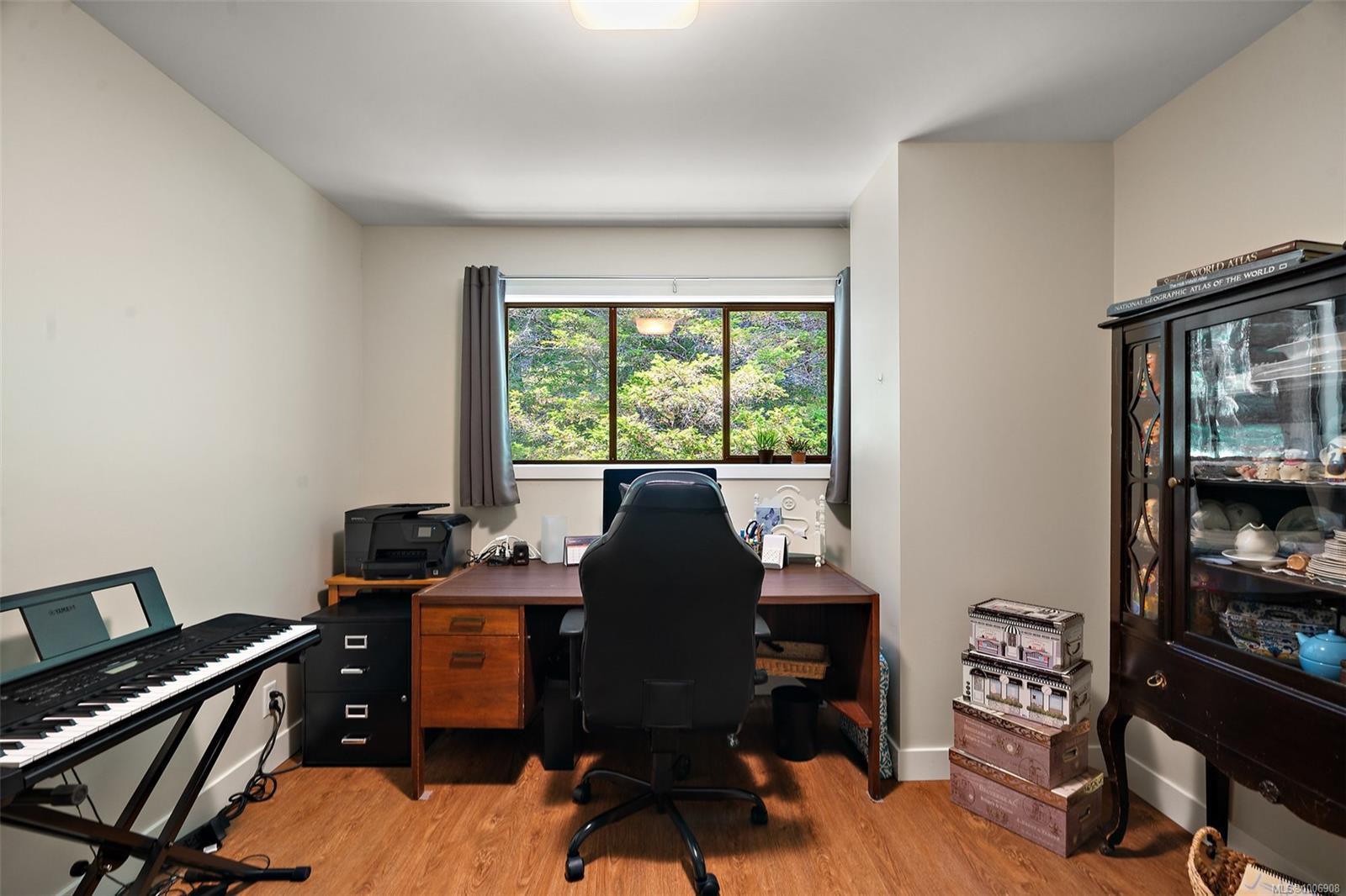 SAANICH, British Columbia, V9E 2C8, CA, 5 Bedrooms Bedrooms, ,Residential,For Sale,1890664