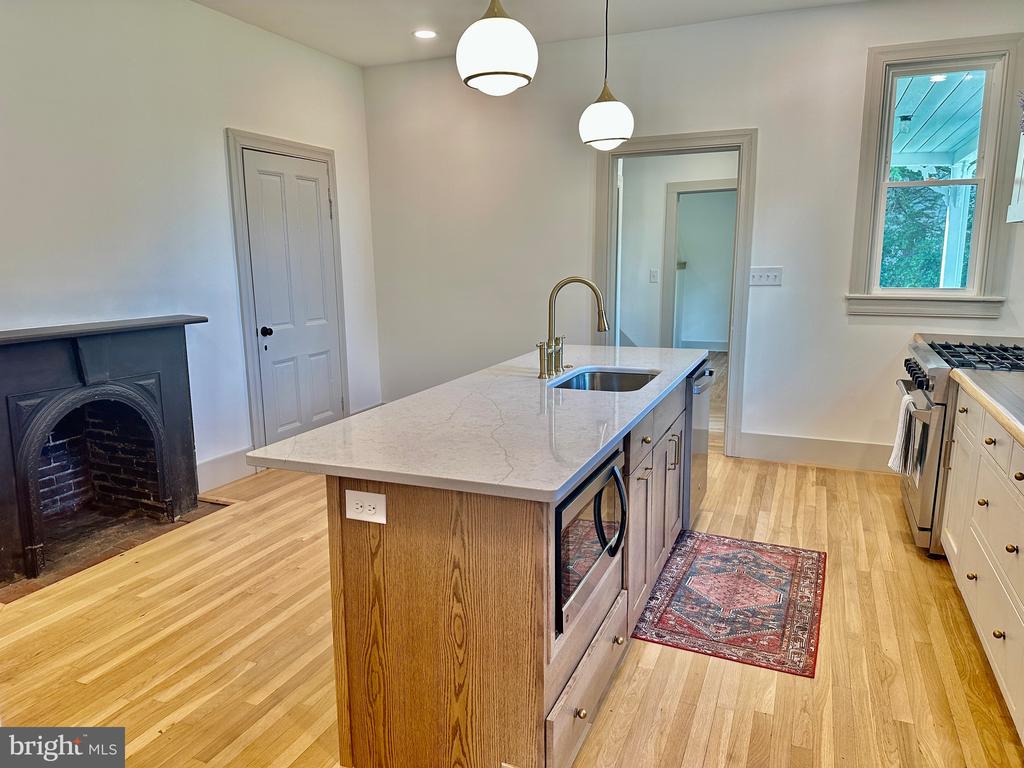 Trappe, Maryland, 21673, United States, 6 Bedrooms Bedrooms, ,4 BathroomsBathrooms,Residential,For Sale,1960951