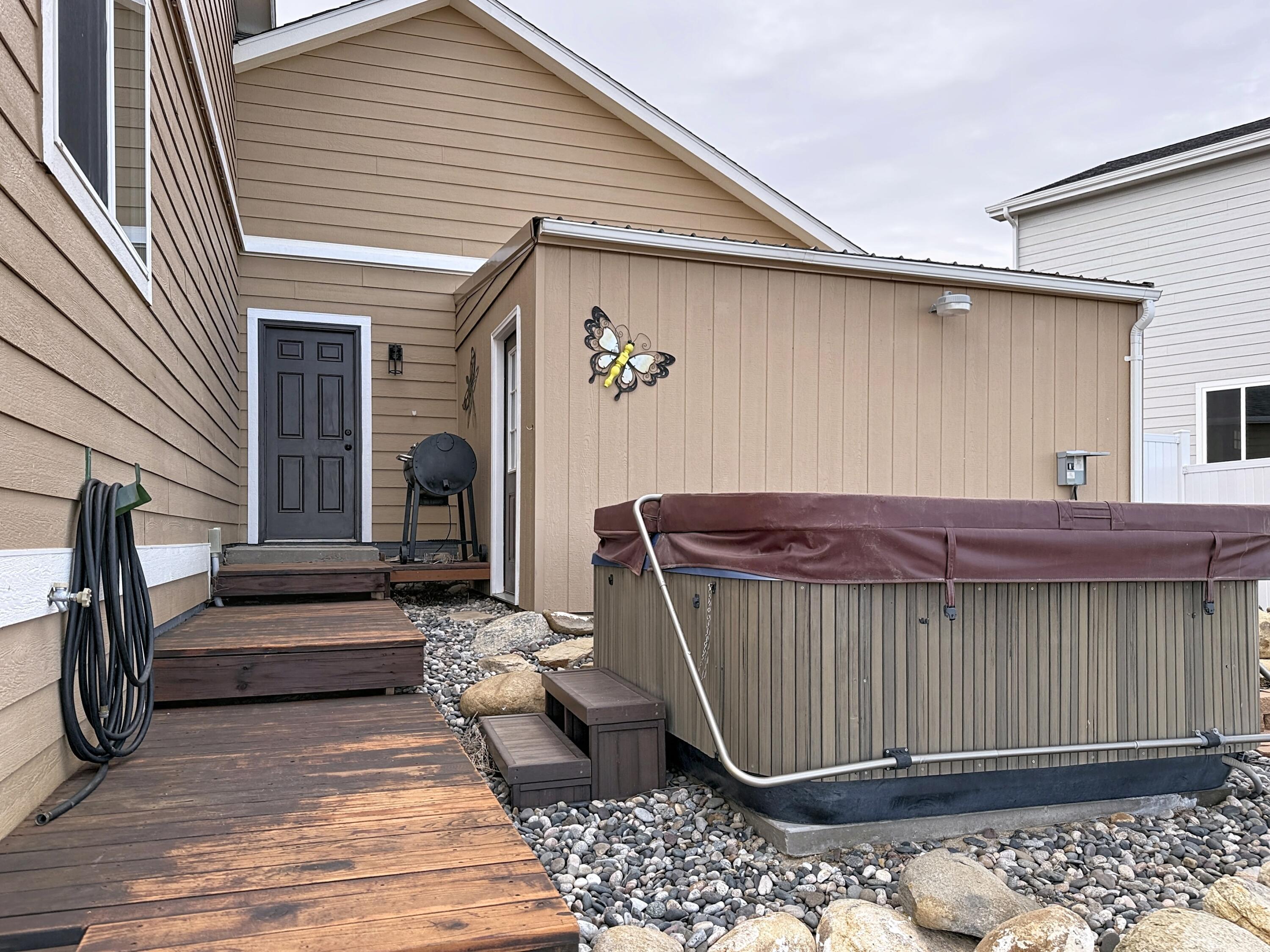 Buffalo, Wyoming, 82834, United States, 5 Bedrooms Bedrooms, ,3 BathroomsBathrooms,Residential,For Sale,2016327