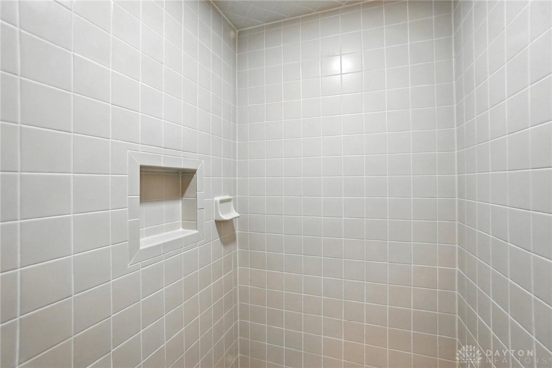 Sugarcreek Twp, Ohio, 45440, United States, 4 Bedrooms Bedrooms, ,5 BathroomsBathrooms,Residential,For Sale,1902150