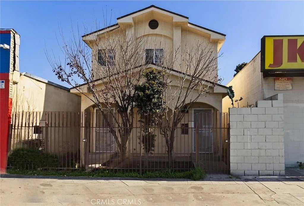 Los Angeles, California, 90003, United States, ,Residential,For Sale,1998837