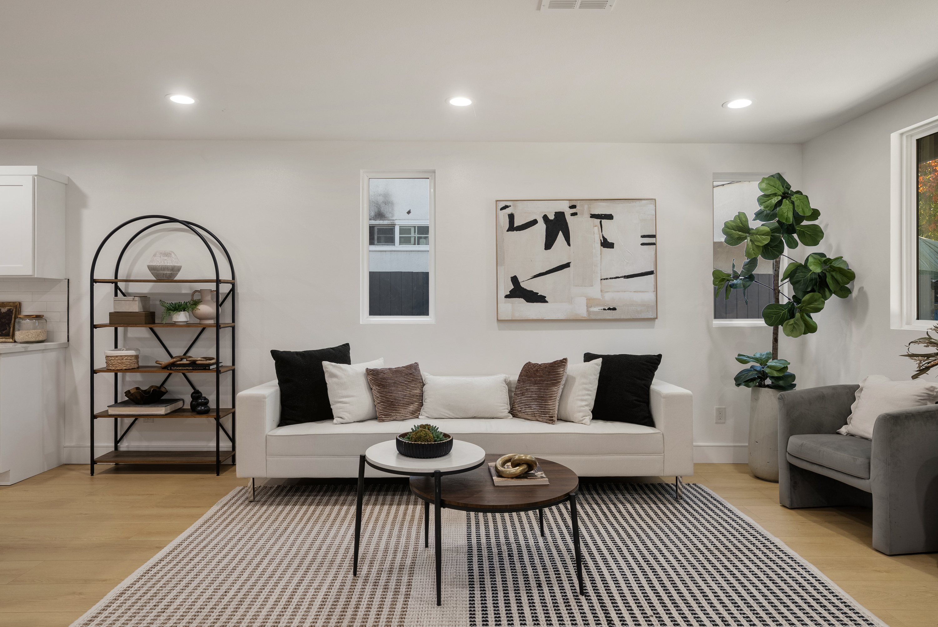  2706  S Cochran Ave - 物件實景