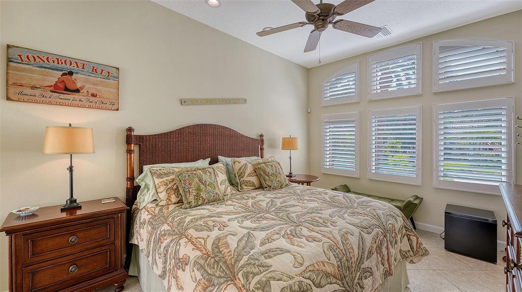 Longboat Key, Florida, 34228, United States, 3 Bedrooms Bedrooms, ,4 BathroomsBathrooms,Residential,For Sale,1986320