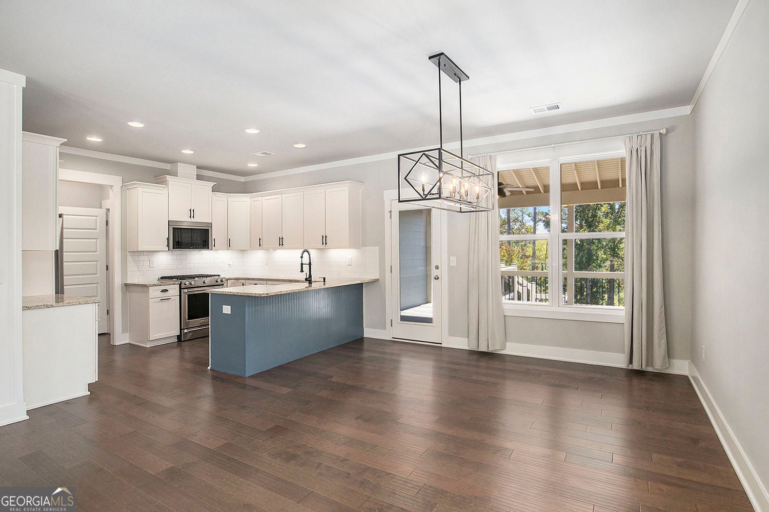 Gainesville, Georgia, 30506, United States, 3 Bedrooms Bedrooms, ,4 BathroomsBathrooms,Residential,For Sale,1965754