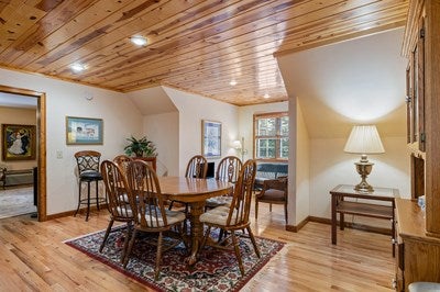 Murphy, North Carolina, 28906, United States, 3 Bedrooms Bedrooms, ,6 BathroomsBathrooms,Residential,For Sale,1933143