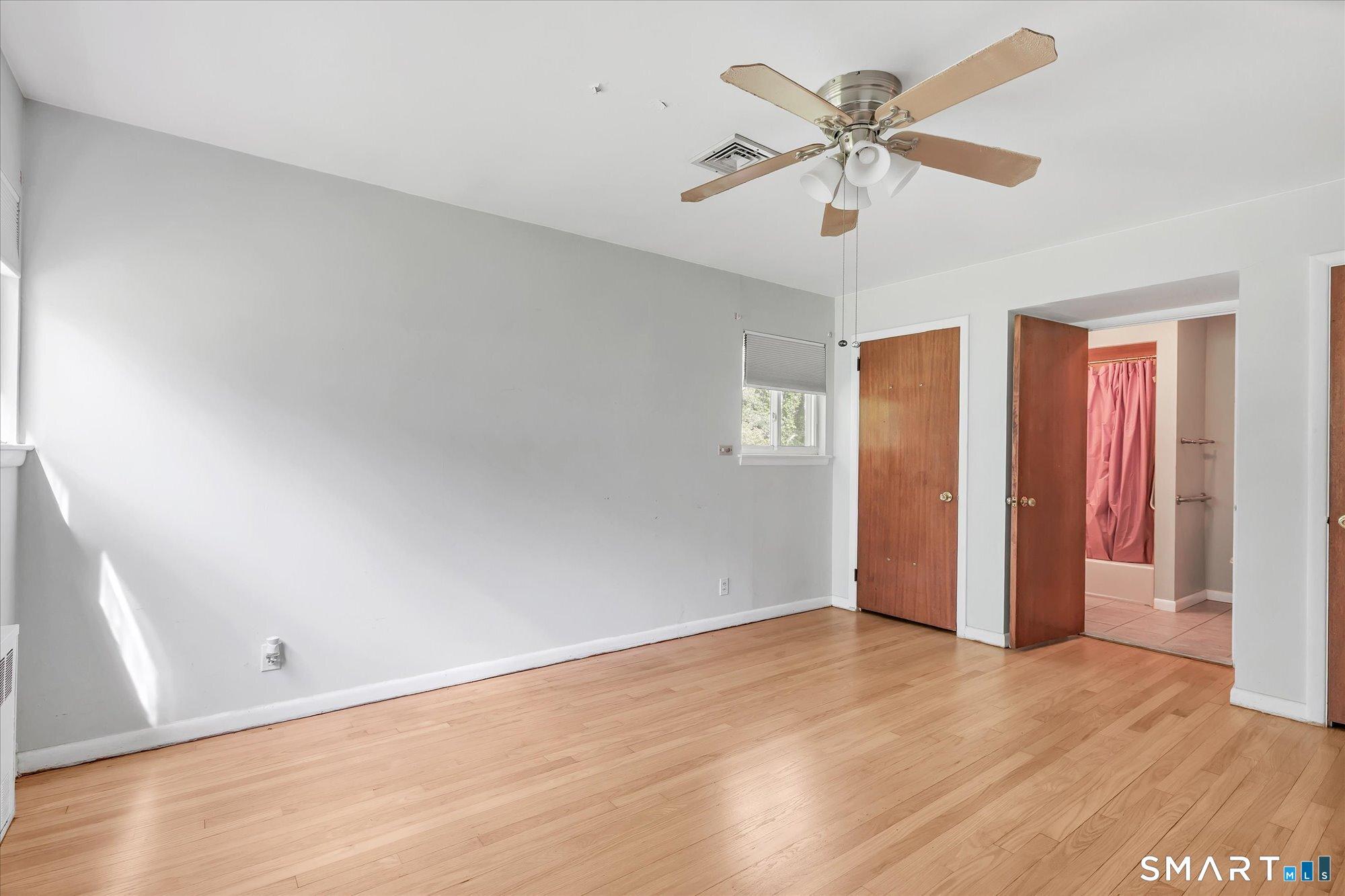 Trumbull, Connecticut, 06611, United States, 3 Bedrooms Bedrooms, ,2 BathroomsBathrooms,Residential,For Sale,2048685