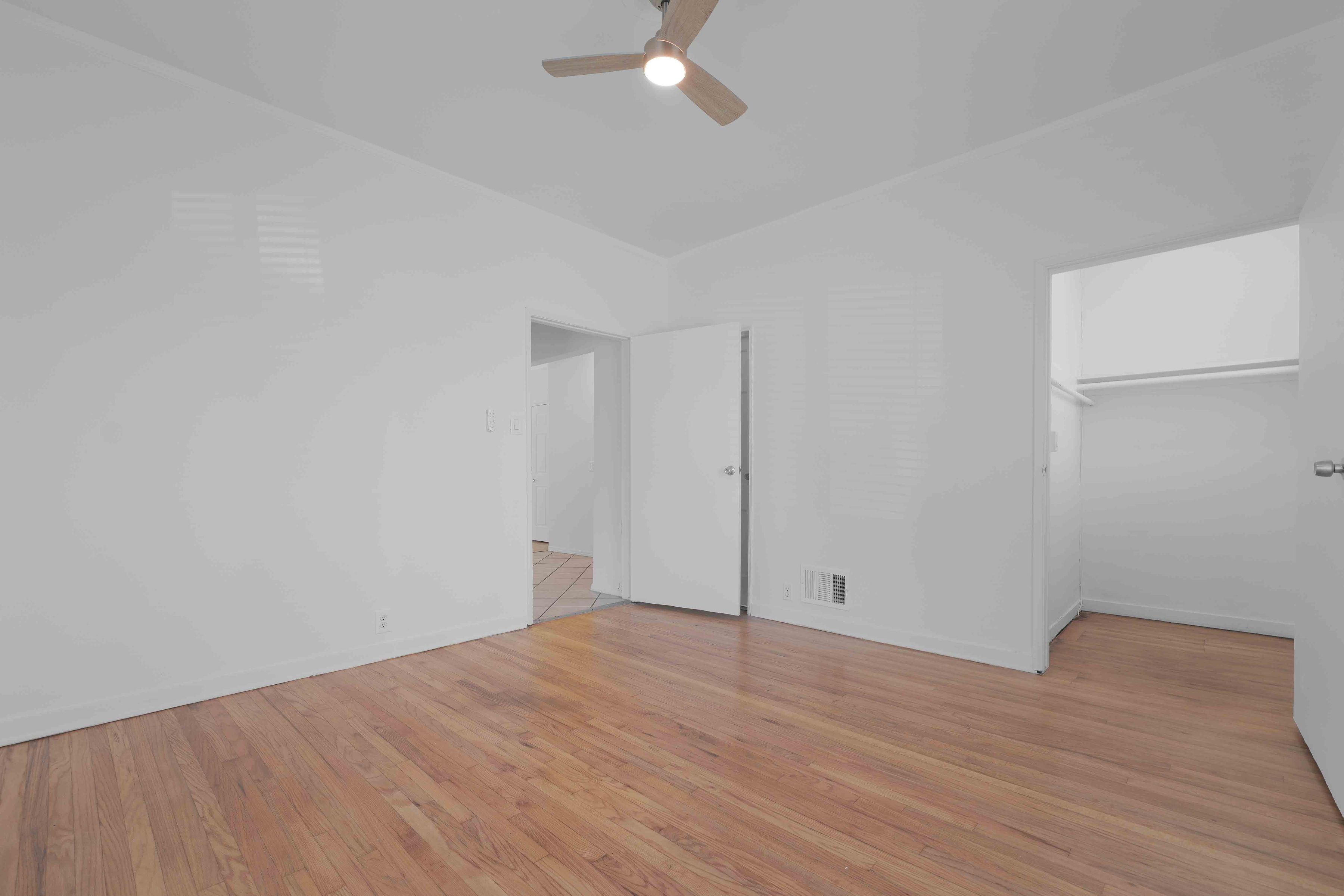  2442 W 18th St - 物件實景