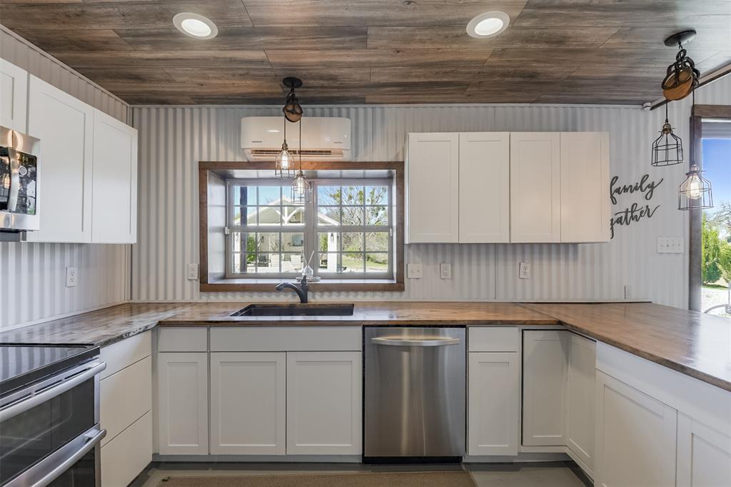 Burleson, Texas, 76028, United States, 1 Bedroom Bedrooms, ,1 BathroomBathrooms,Residential,For Sale,2010008