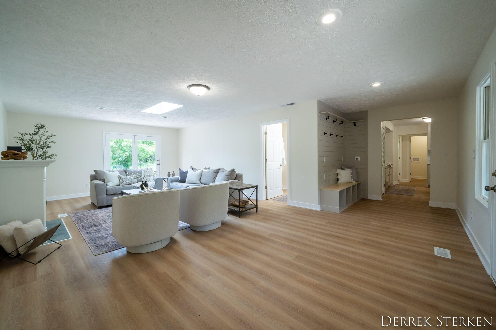 Saugatuck, Michigan, 49453, United States, 3 Bedrooms Bedrooms, ,2 BathroomsBathrooms,Residential,For Sale,1970300