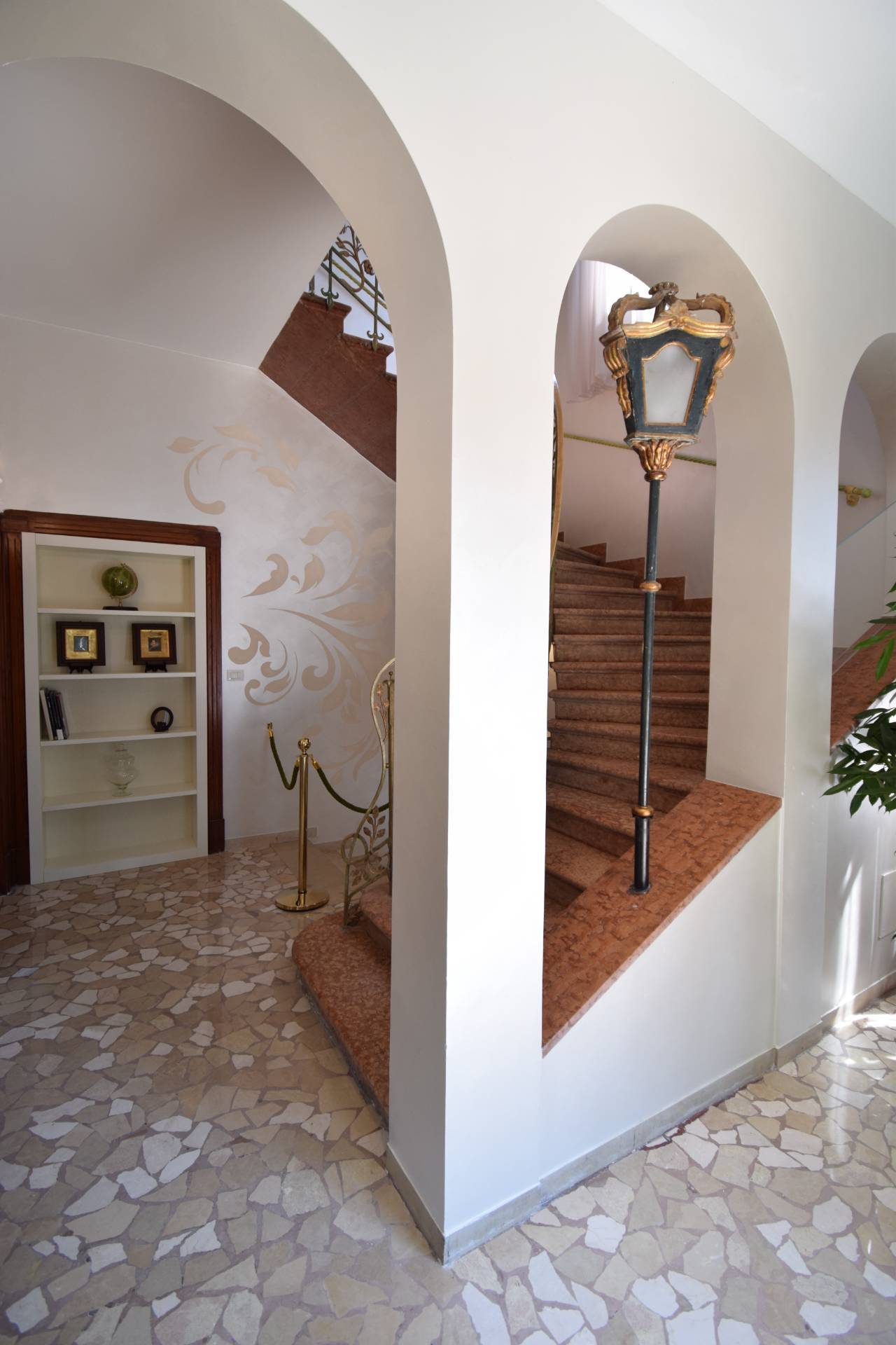 Desenzano del Garda, Brescia, 25015, IT, 4 Bedrooms Bedrooms, ,4 BathroomsBathrooms,Residential,For Sale,1826447