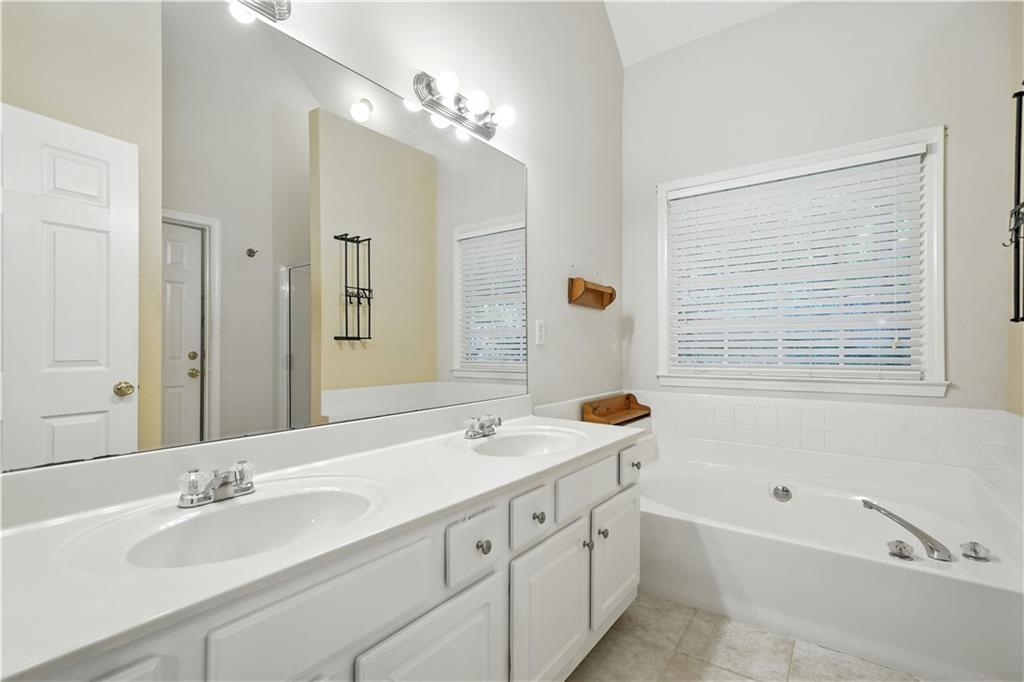 Suwanee, Georgia, 30024, United States, 3 Bedrooms Bedrooms, ,2 BathroomsBathrooms,Residential,For Sale,1932939