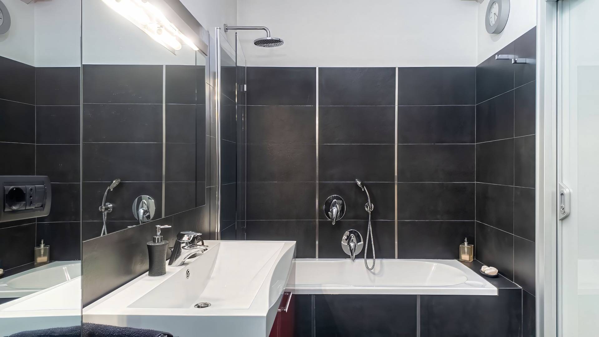 Roma, Roma, 00100, IT, 5 Bedrooms Bedrooms, ,7 BathroomsBathrooms,Residential,For Sale,1805365