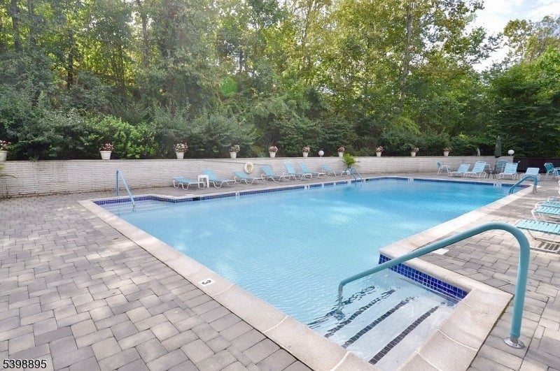 West Orange Twp., New Jersey, 07052, United States, 3 Bedrooms Bedrooms, ,3 BathroomsBathrooms,Residential,For Sale,2002469