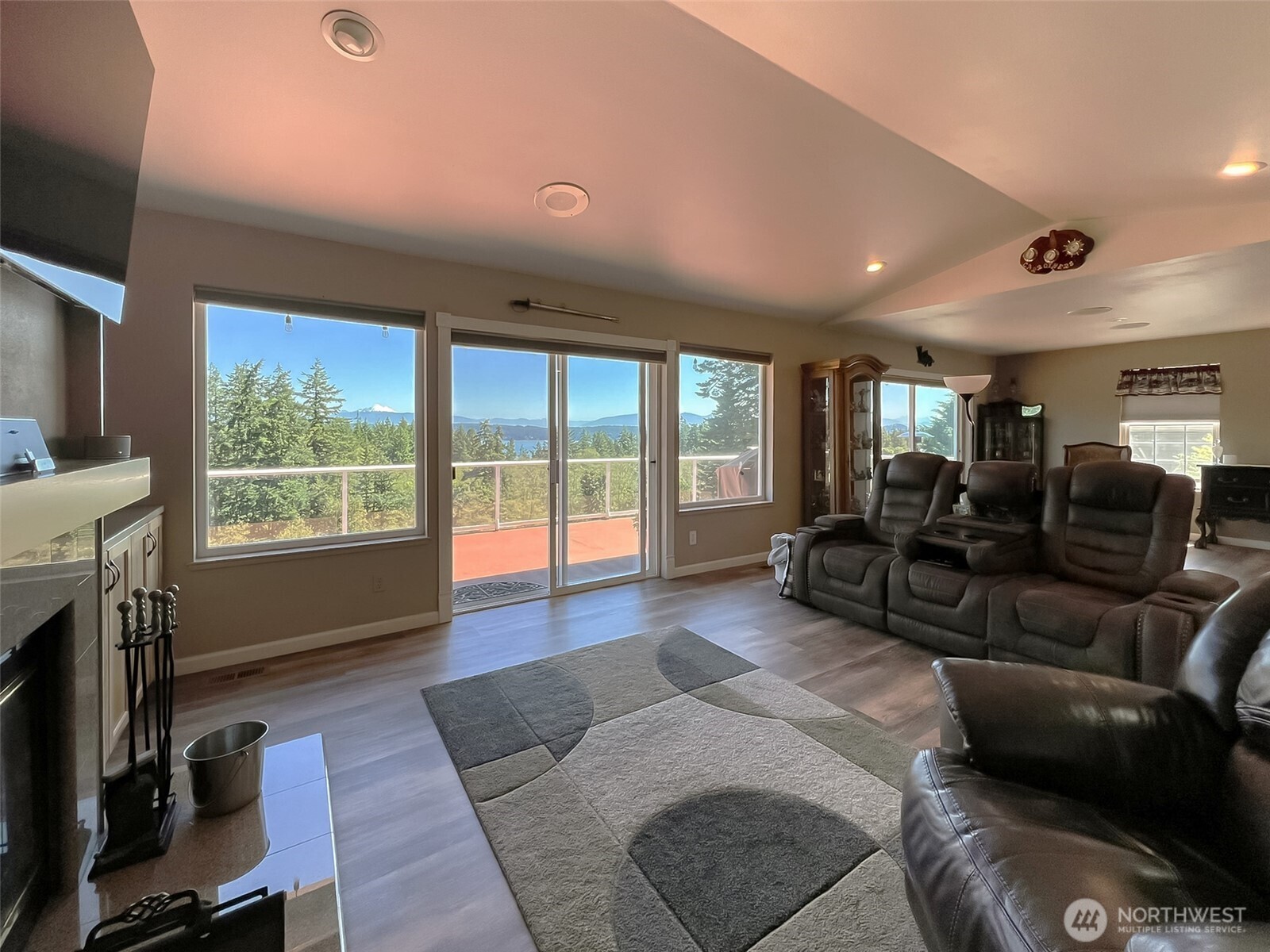 Oak Harbor, Washington, 98277, United States, 3 Bedrooms Bedrooms, ,1 BathroomBathrooms,Residential,For Sale,1896495