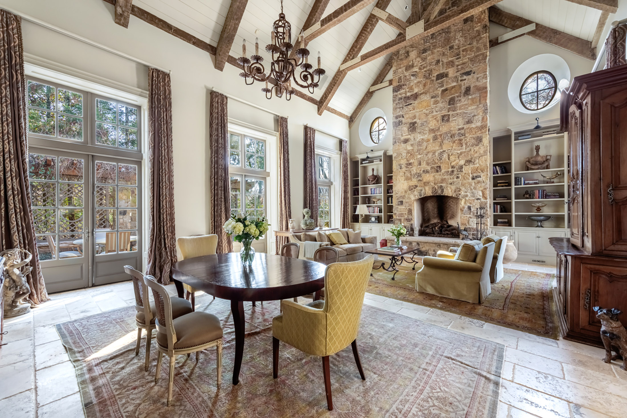  Magnificent Buckhead Home on 2.2+/- Acres with Pool and Pool House - 物件實景