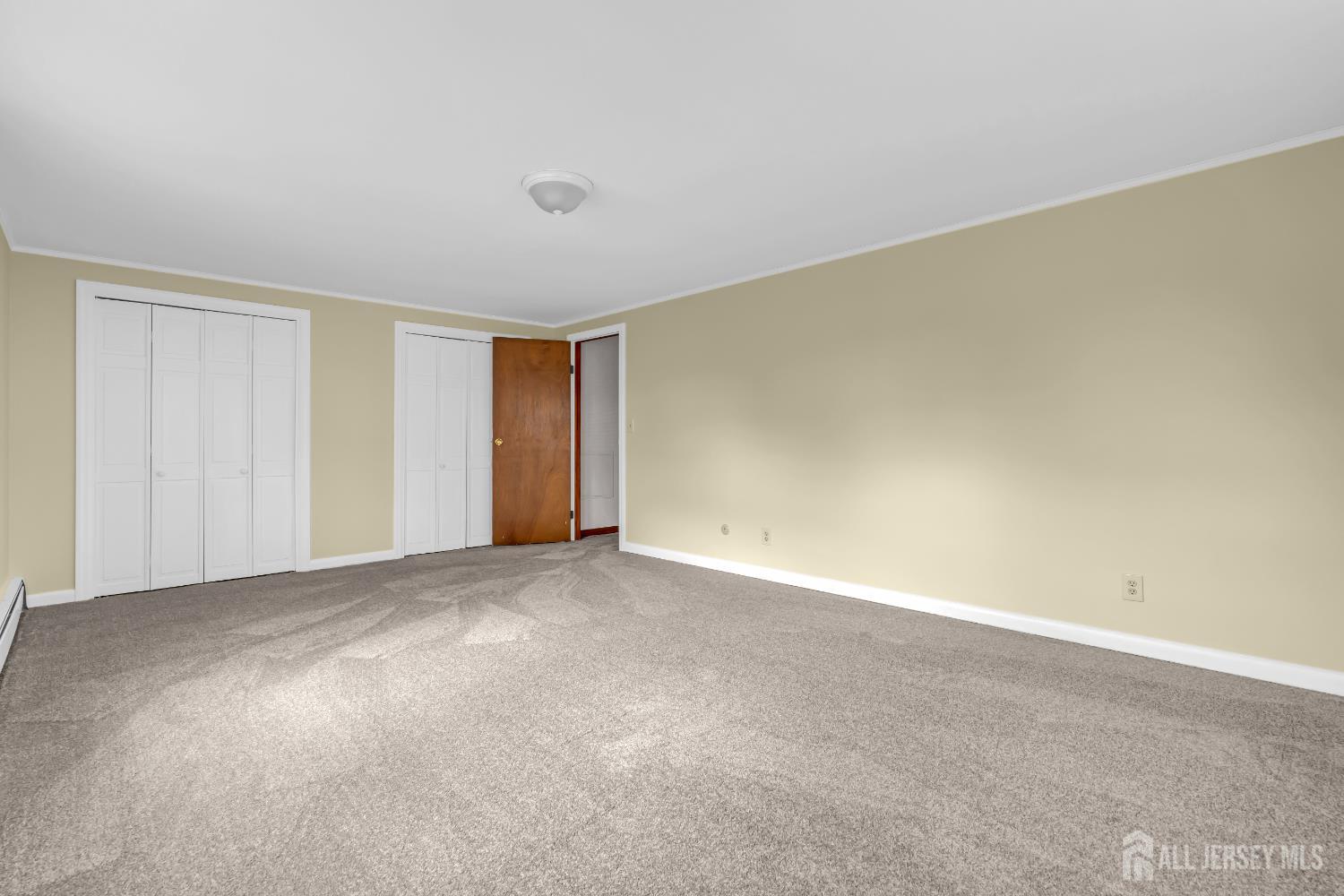 Iselin, New Jersey, 08830, United States, 3 Bedrooms Bedrooms, ,2 BathroomsBathrooms,Residential,For Sale,1966182