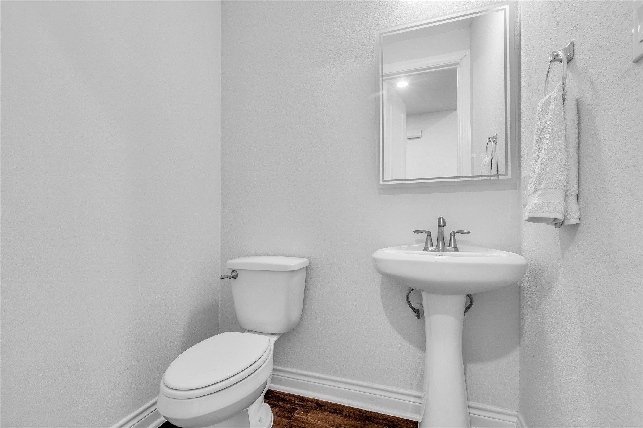 Montgomery, Texas, 77356, United States, 4 Bedrooms Bedrooms, ,4 BathroomsBathrooms,Residential,For Sale,1989198